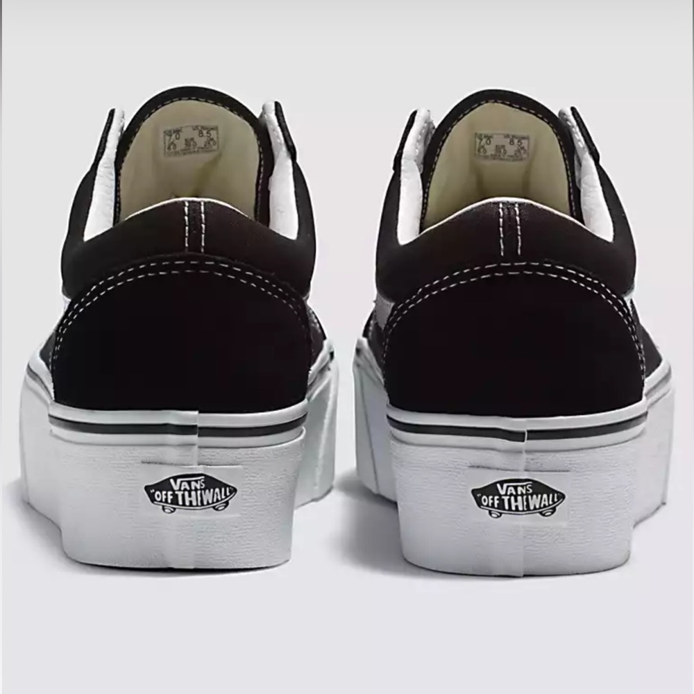 Vans Men’s Old Skool Stackform
Suede/Canvas Black/True Wht
VN0A7Q5M6BT Platforms - Picture 5 of 16